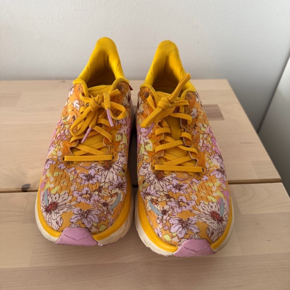 RARE Hoka x FP Movement Clifton 8 Golden Coast Floral, size 8.5 - Picture 3 of 7